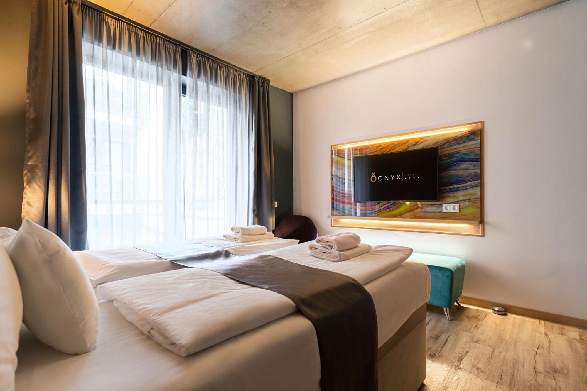 Onyx Luxury Budapest Exterior foto